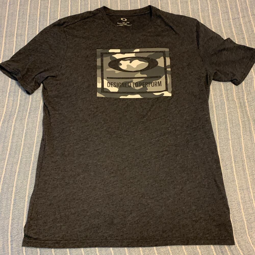 Oakley T-Shirt Design to Perform Sz L